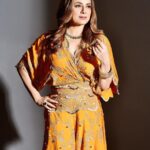 Neelam Kothari Instagram - And the festivities begin ✨✨✨ Styling : @mohitrai Outfit : @nupurkanoiofficial Jewellery : @neelamjewelsofficial
