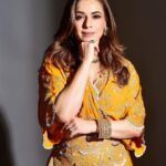 Neelam Kothari Instagram - And the festivities begin ✨✨✨ Styling : @mohitrai Outfit : @nupurkanoiofficial Jewellery : @neelamjewelsofficial