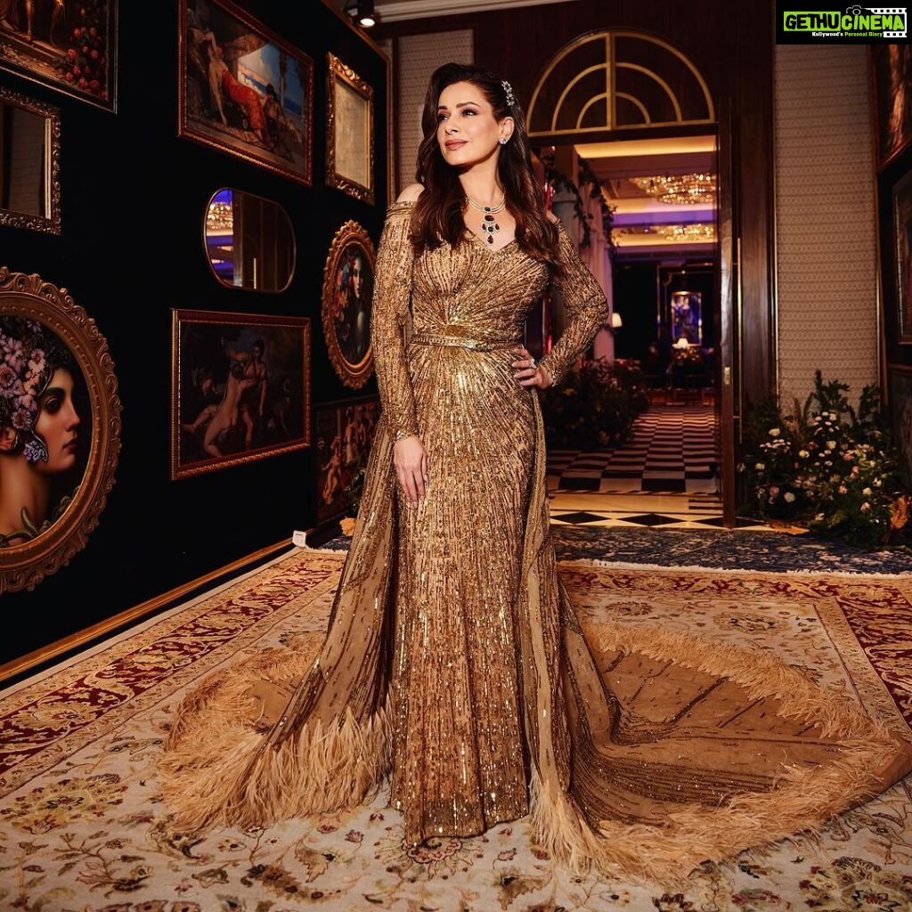 Neelam Kothari Instagram - The Golden Lady.. ✨✨ If worn correctly nothing more regal than gold. Jewellery: @neelamjewelsofficial Styled by : @mohitrai Assisted by @tarangagarwalofficial Outfit : @falgunishanepeacock Make up : @richie_muah Hair : @thakuramit190