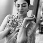 Neeru Bajwa Instagram - Perfume is a story in odour Sometimes poetry in memory💕 #shayar #april19 @hairbyramacoiffeur