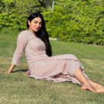 Neeru Bajwa Instagram - It’s like wearing poetry🤍 #shayar #april19 #emilyinparis #neeruinpunjab