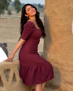 Neeru Bajwa Instagram - Have a beautiful day 🌺 

#shayar #april19