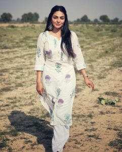 Neeru Bajwa Instagram - 🤍✍️🎥