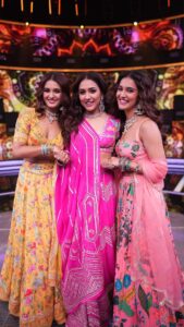 Neeti Mohan Instagram - Savaria on SaReGaMaPa @zeetv 
@neetimohan18 @mohanshakti 
@muktimohan 
#MohanSistersLive #MSL 

@vikrammontroseofficial @shekharastitwa @neetimohan18 @mohanshakti @muktimohan @salmanyusuffkhan @alishasingh.official 
@souravsharmaofficial @nrityashakti @ericpillai @dcatalentmusic  @sonytvofficial @azeemdayani @surneetimusic @mohansisterslive @amit_thosar  @karangupta 
@guptameghal @serene_subarno @ashishgirii @vishrut.dance 
@shreyandurjastyle
@ritickasjalan @dwyessh_hairwizard @rasilaravariamua @saba_hair_makeupartist @jagtap721 
 
Dancers:
@ria_khanna26 
@aboleenagarkar__ 
@mahikaa11 
@danse_et_voyages 
@_rakshitaa 
@maiithilii.ii 
@rahul__74_ 
@monty_mandal 
@anishkj21 
@_bhanu.18