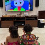 Neeti Mohan Instagram - Besties groove to #Savaria 😍 💃 Thank you Golu masi Tinu masi for such cute outfits @muktimohan @kmohan12 #Ariaana #Aryaveer @manishlakhani @nihaarpandya