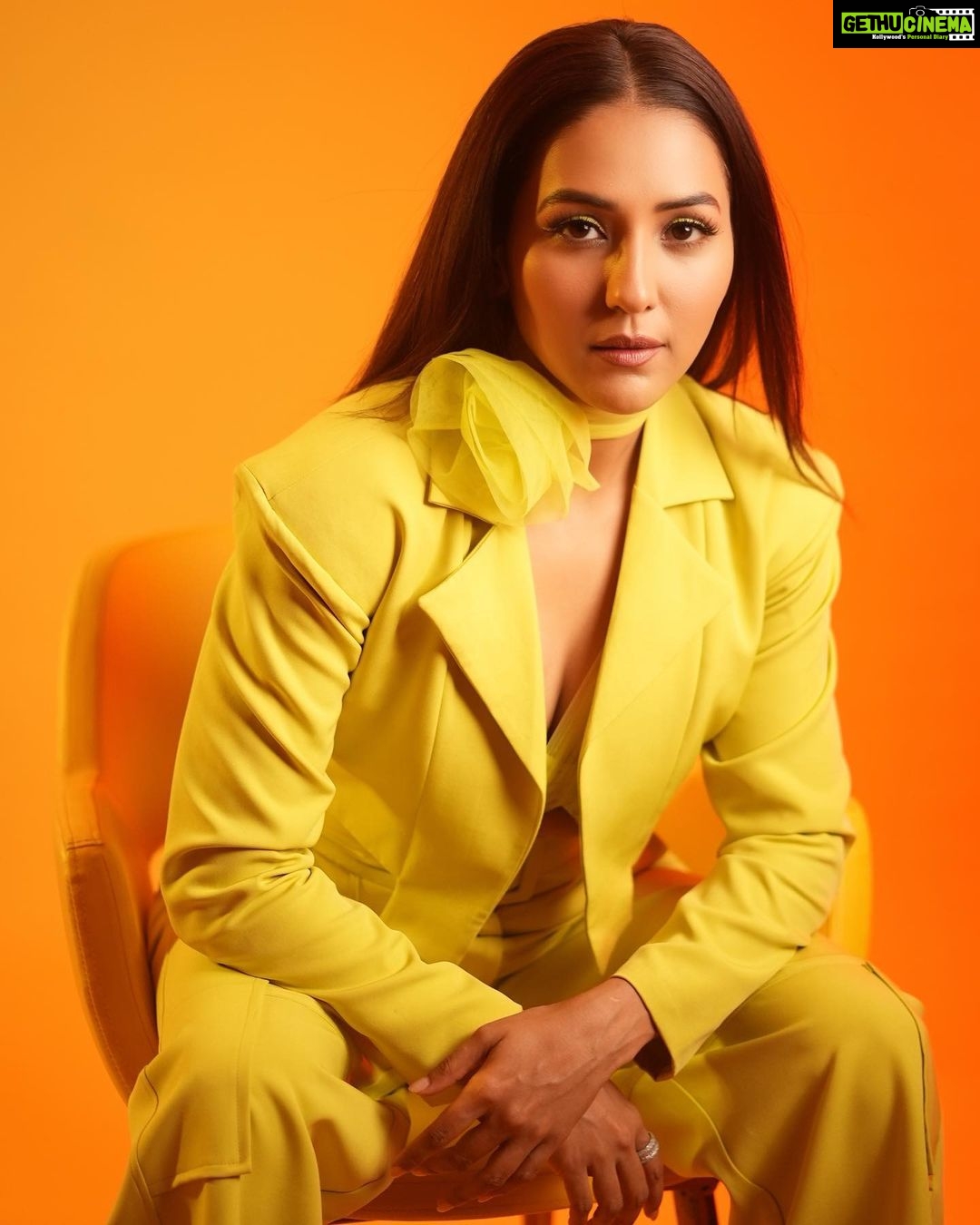 Neeti Mohan Instagram - Neon, Falling you! 💛 #iykyk Custom Pantsuit @chalsicyrus_ Custom Top, Choker @shreyandurja_design Jewels @vintage_velvet_ Styling - @shreyandurjastyle Glam team - @dwyessh_hairwizard @rasilaravariamua @ritickasjalan Photographer - @souravsharmaofficial