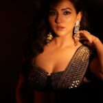 Neeti Mohan Instagram - I said yes to Black ♠️ Fit @motifsbysurabhididwania X @theworldofanandsharma Styling - @shreyandurjastyle Hair - @dwyessh_hairwizard @rasilaravariamua Makeup - @ritickasjalan Photography - @souravsharmaofficial