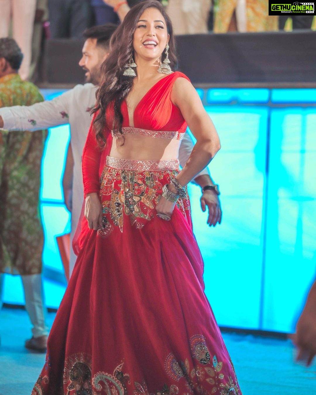 Neeti Mohan Instagram - Me doing Garba things ❤️ Styling - @shreyandurjastyle Outfit - @aayushimaniarofficial Jewellery - @_phullara_ @the_beta_girl Glam - @ritickasjalan @reshmakhan_hair 📷 - @souravsharmaofficial