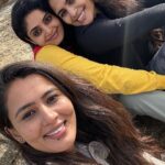 Neha Gowda Instagram - Morning sunrise trek to Skandagiri ❤️ with my loved ones 🤗 Skandagiri Hills