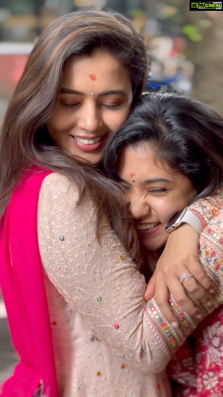 Neha Gowda Instagram - kind of a friend with no competition,no jealousy but just ❤️ love!!!! ❤️ care!!! ❤️ concern !!!! ❤️ PS : I love the way she loves all her closed ones and find happiness in small things!!! Love you baby ❤️🫶