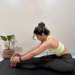 Neha Khan Instagram - Happy International Yoga Day. #yoga #glow #nehakhan #yolo #beauty