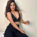 Neha Khan Instagram –