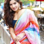 Neha Khan Instagram - Click by @munnasphotography Makeup and hair : @urvashimakeup_official