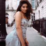 Neha Khan Instagram – 📸: @tedography_ 
Makeup and hair : @lattapathakmuah