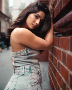 Neha Khan Instagram - 📸: @tedography_ 
Makeup and hair : @lattapathakmuah