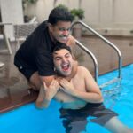 Neil Bhatt Instagram – END OF THIS TREND 🤣🤣🤣

@vihansometimes @bhatt_neil 

#reels #reelsinstagram #reelitfeelit #trend #trending #funny #funnyvideos #neilbhatt #vihanverma #friends
