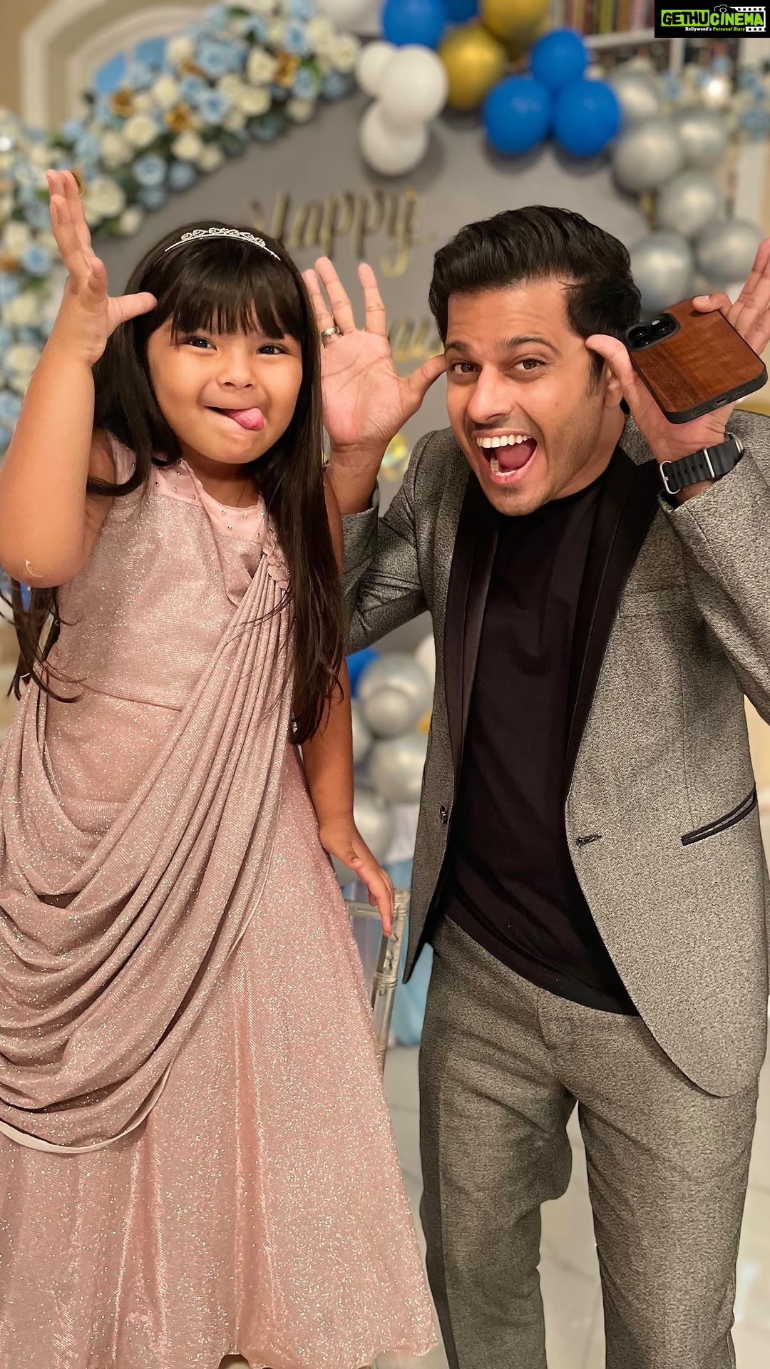 Neil Bhatt Instagram - this one is for you @aisharma812 di π @bhatt_neil @aria_sakaria . . . . . . #ghumhaikisikeypyaarmeiin #ghkkpm #ghkkpmtodayepisode #savi #viratkisavi #neilbhatt #kidsofinstagram #instakids #kidsinfluencer #starkids #kidscasting #childactor #viratchavan
