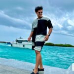 Neil Bhatt Instagram – Who said comfortable can’t be stylish 😎

Outfit- @blamblack_clothing 

#neilbhatt #comfortwear #maldives