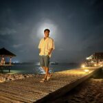 Neil Bhatt Instagram – Kya aap bhi soch rahe hain ki ye paani itna blue kaise hai? 
Is it the “NEIL” effect? 🤔
😂😂😂😂

@travelwithjourneylabel @velassarumaldives 

#VelassaruMaldives  #LuxuryUndressed  #SmallLuxuryHotels #JourneyLabel  #TravelWithJourneyLabel #YouAreSpecial #ThinkHolidayThinkJourneyLabel #LuxuryHoliday #maldives