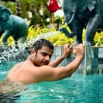 Neil Bhatt Instagram – Swimming through life with Mahadev on my back 🕉️ नमः शिवाय 🙏🏽

#mahadev #om #harharmahadev