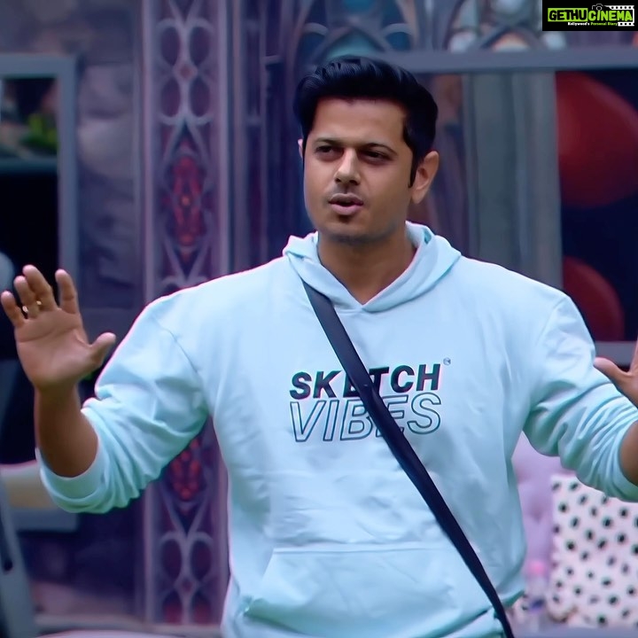 Neil Bhatt Instagram - Begin your day with a little BANG, much in the style of Neil’s mornings!🕺 Co-ord set by - @sketchvibes.co Hoodie by - @spykarofficial Styled by - @purvabansal5 #BBMornings #NeilBhatt #Neiwarya #BiggBoss #BiggBoss17 #BB17