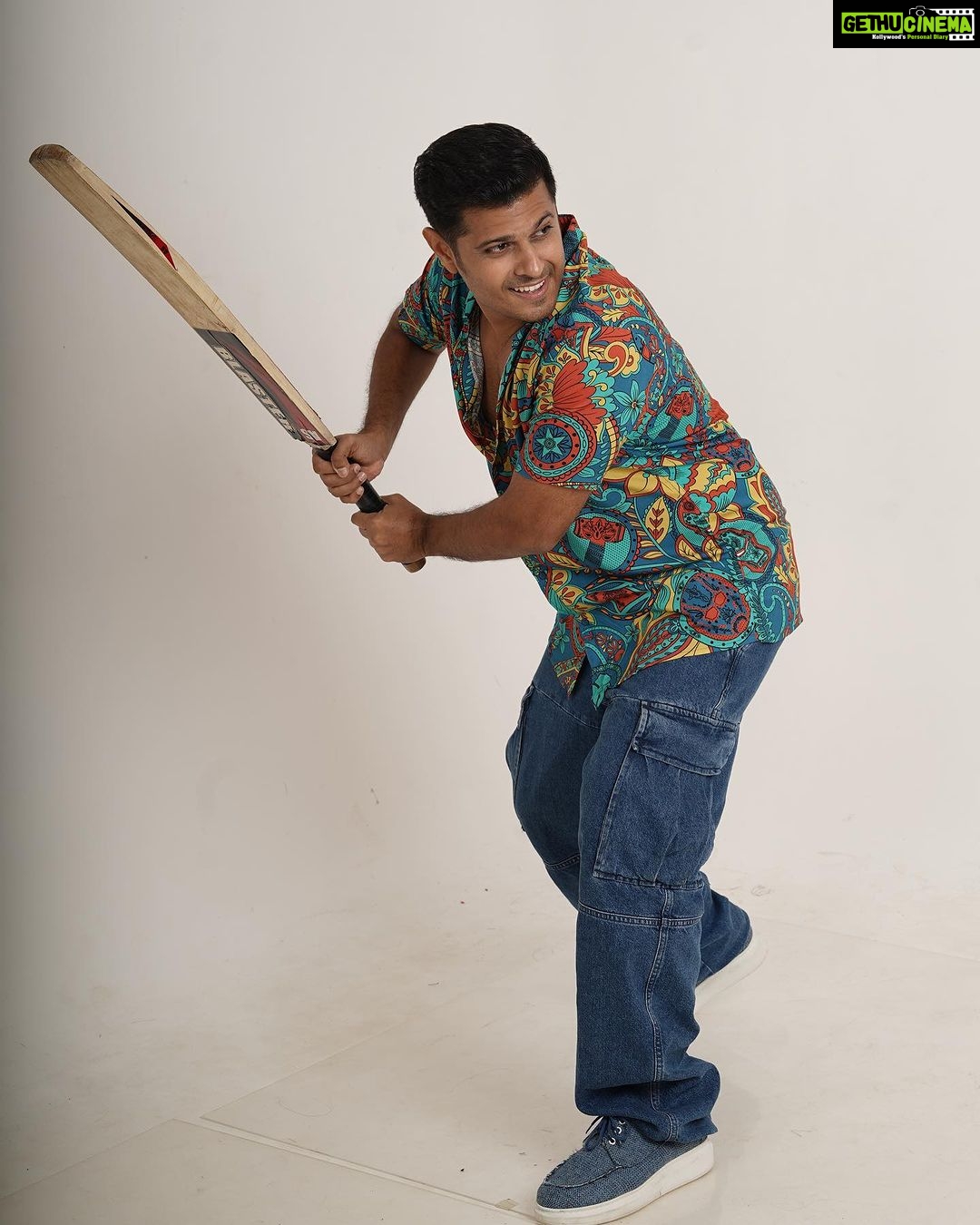 Neil Bhatt Instagram - Keep swinging the bat and hitting the boundary boys, WE GOT THIS! Let's bring home the victory, Go India!🏏🇮🇳 #UndefeatedChampions #IndiaVsNewZealand #DeGhumake #NeilBhatt #Neiwarya #BiggBoss #BB17