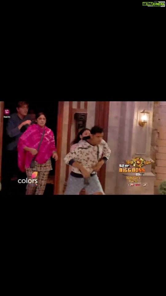 Neil Bhatt Instagram - No one dares to mess with angry Neil. 😠😡 Dekhiye #BiggBoss17, Mon-Fri 10PM & Sat-Sun 9PM sirf #Colors aur @officialjiocinema par. #BB17 #BiggBoss @beingsalmankhan @hyundaiindia @daburindialtd @tresemmeindia @FEELTHEFIZZ @chingssecret @glancescreen @harpic_india @bhatt_neil