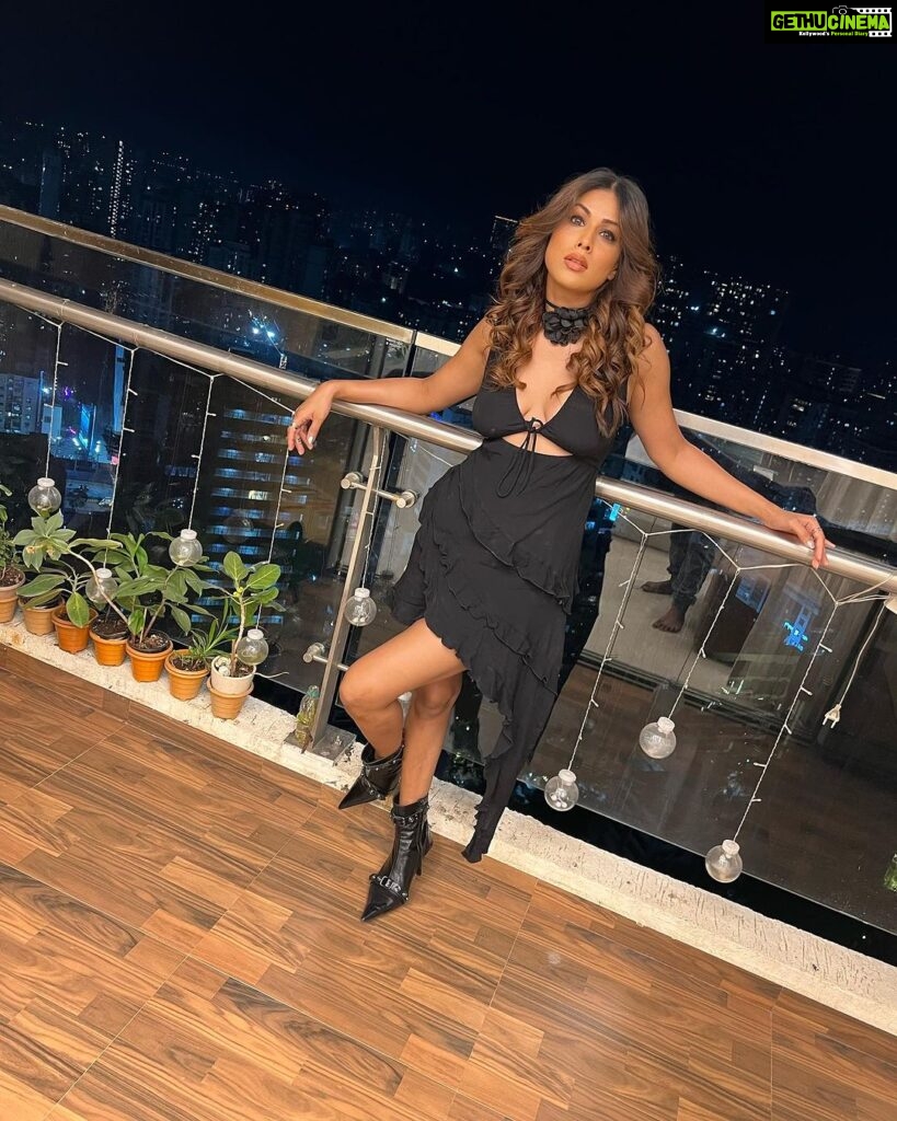 Nia Sharma Instagram - I don’t remember a day by its date… but by the dress I wore on that day..🙂 (So last night was a bershka black Thursday night..✔️) Hair: @irshad__hair