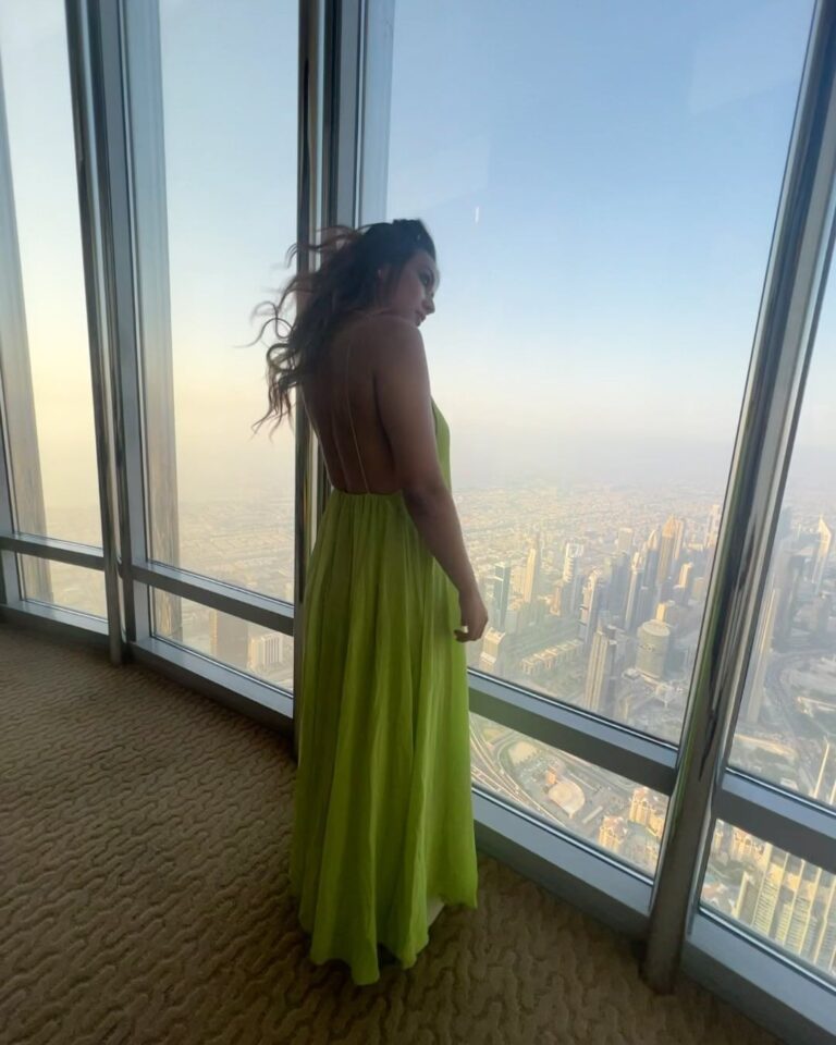 Nia Sharma Instagram - Nothing! Was Just chillin’ at the top of the world (Burjkhalifa…. 154th floor) @sshurakhan Burj Khalifa By Emaar