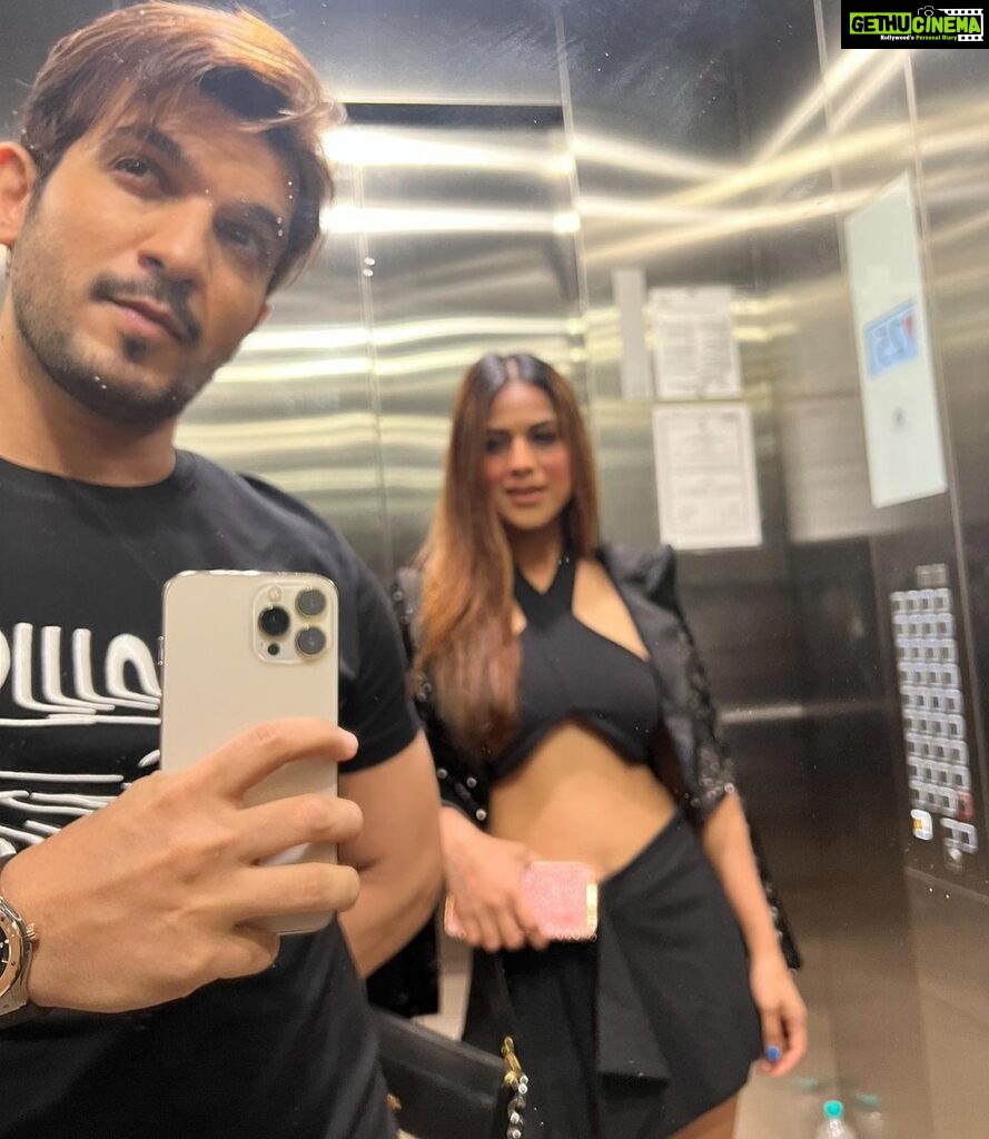 Nia Sharma Instagram - Friendship is like peeing in your pants, everyone can see it but only you can feel the warmth..( read it somewhere 😜) It’s also like whipping coffee and sugar until it becomes frothy and creamy. 100 ways to keep friendships alive.. learn from @arjunbijlani ! I learnt From you. Your contagious smile works for you and for a lot of others around you. Happiest Birthday Arjun. You’re diligent, disciplined, annoyingly cute and you never stop. Keep ageing in reverse ! Wake up pretty everyday.😂 @nehaswamibijlani 🥰