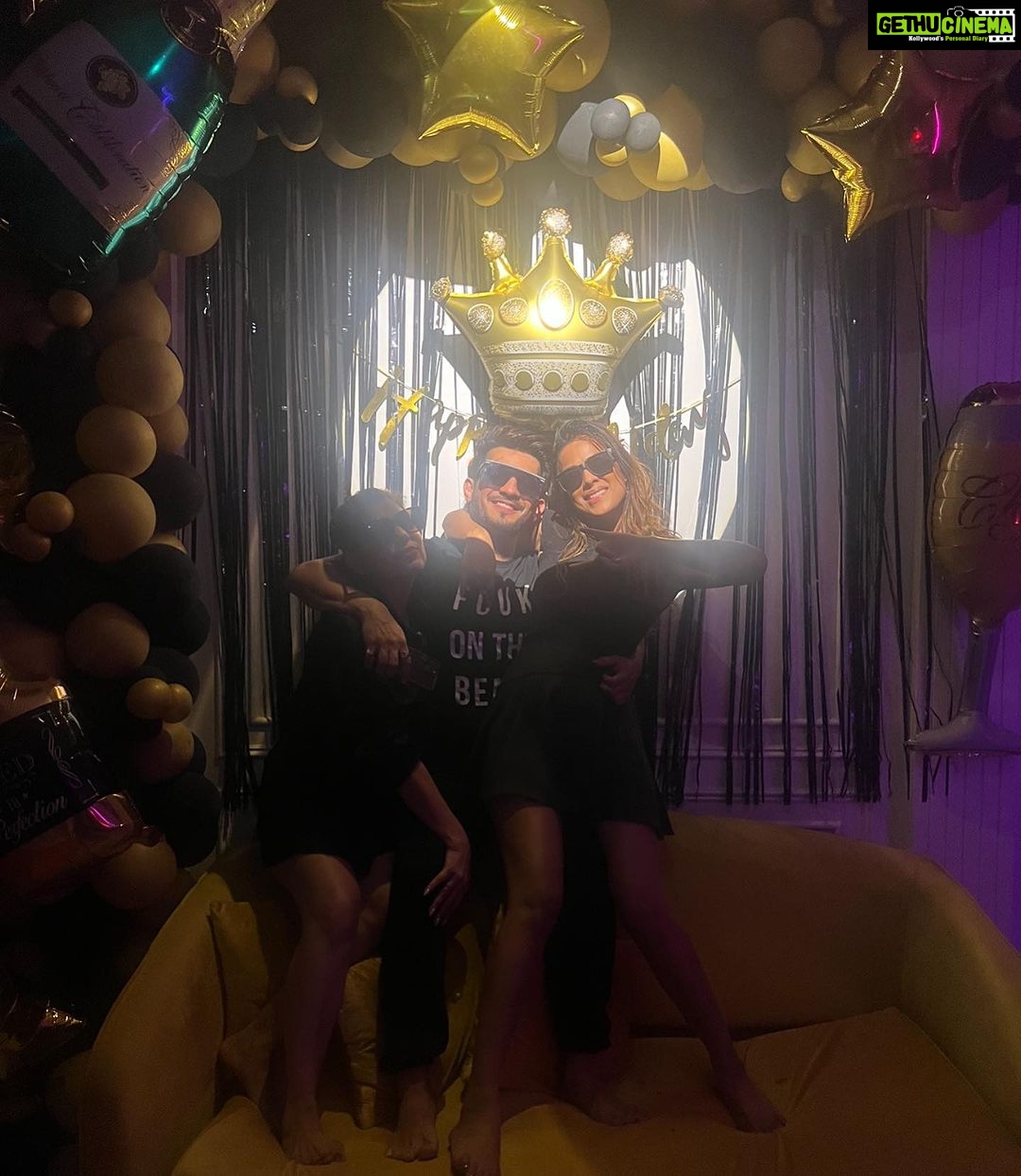 Nia Sharma Instagram - Friendship is like peeing in your pants, everyone can see it but only you can feel the warmth..( read it somewhere 😜) It’s also like whipping coffee and sugar until it becomes frothy and creamy. 100 ways to keep friendships alive.. learn from @arjunbijlani ! I learnt From you. Your contagious smile works for you and for a lot of others around you. Happiest Birthday Arjun. You’re diligent, disciplined, annoyingly cute and you never stop. Keep ageing in reverse ! Wake up pretty everyday.😂 @nehaswamibijlani 🥰