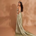 Nidhhi Agerwal Instagram - 👑 Outfit: @_bayaofficial_ Hair band: @deepagurnani Styled by: @nikhitaniranjan Earrings: @mortantra Photography: @livingin24fps Photography team: @anupamasindhia