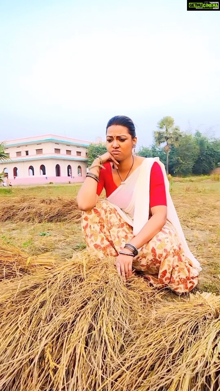 Nidhi Jha Instagram - Gawana kara ke piya…. @yashkumarr12 . . . . . . . . . #reels #reelsinstagram #reelsvideo #reelitfeelit #gawanakarakepiya #yashkumar #yashkumarentertainment #yashkumarmusic #rakshagupta #rakshaguptaofficial #raksharule #rakshafam