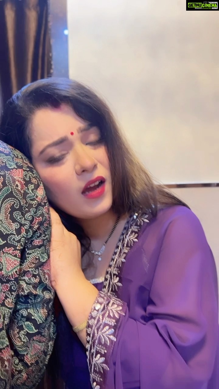 Nidhi Jha Instagram - Jaiha na dil tod ke is trending on Reels😍 Guys jinhone ye gana abhi tak nahi dekha plz dekhiye🥰 “Jaiha Na dil tod ke” song is out on “Yash kumar Entertainment “ youtube channel 🌹 #jaihanadiltodke #yashkumarr #nidhijha #nemonikkuforever🧿❤️