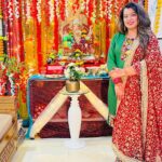 Nidhi Jha Instagram - 🌼🌼Wishing you and your family a very happy Genash Chaturthi🌼🌼 🌼🌼May his arrival to each of our homes mark a new beginning in our lives, filling us with joy, hope, confidence, and courage. May lord Ganapati always be by your side in every test of your life. Happy Ganesh Chaturthi! 🌼🌼🙏🙏 From Mr.& Mrs.Mishra 🙏🙏🙏
