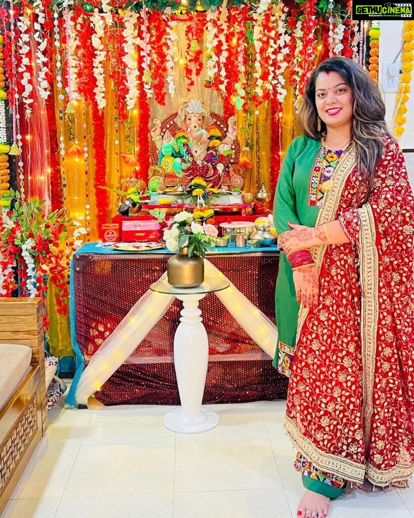 Nidhi Jha Instagram - 🌼🌼Wishing you and your family a very happy Genash Chaturthi🌼🌼 🌼🌼May his arrival to each of our homes mark a new beginning in our lives, filling us with joy, hope, confidence, and courage. May lord Ganapati always be by your side in every test of your life. Happy Ganesh Chaturthi! 🌼🌼🙏🙏 From Mr.& Mrs.Mishra 🙏🙏🙏