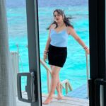 Nidhi Jha Instagram - “It makes a big difference in your life when you stay positive.”🖤 Maldives island