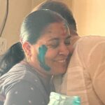 Nidhi Jha Instagram - Happy Anniversary Maa Paa♥️ "जन्म से मृत्यु तक कई रिश्ते बनते है, पर पापा जैसी देखभाल और माँ जैसा प्यार कोई नहीं कर सकता।" Wishing my lovebirds a very happy anniversary ♥️ Aaj mein jo bhi hu sirf aap dono ke wajah se hu ♥️Thank you for always standing by my side🧿 I love you to the moon and back💐🧿♥️