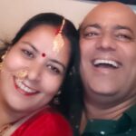 Nidhi Jha Instagram - Happy Anniversary Maa Paa♥️ "जन्म से मृत्यु तक कई रिश्ते बनते है, पर पापा जैसी देखभाल और माँ जैसा प्यार कोई नहीं कर सकता।" Wishing my lovebirds a very happy anniversary ♥️ Aaj mein jo bhi hu sirf aap dono ke wajah se hu ♥️Thank you for always standing by my side🧿 I love you to the moon and back💐🧿♥️