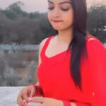 Nidhi Jha Instagram – Itni romantic kyu hojaati ho🤣🤣