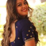 Nidhi Jha Instagram – सब कहते थे ज़िन्दगी खूबसूरत है,
जब आपसे मिले तो यकीन हो गया♥️
@yashkumarr12 patidev 🧿♥️
#nemonikkuforever🧿❤️