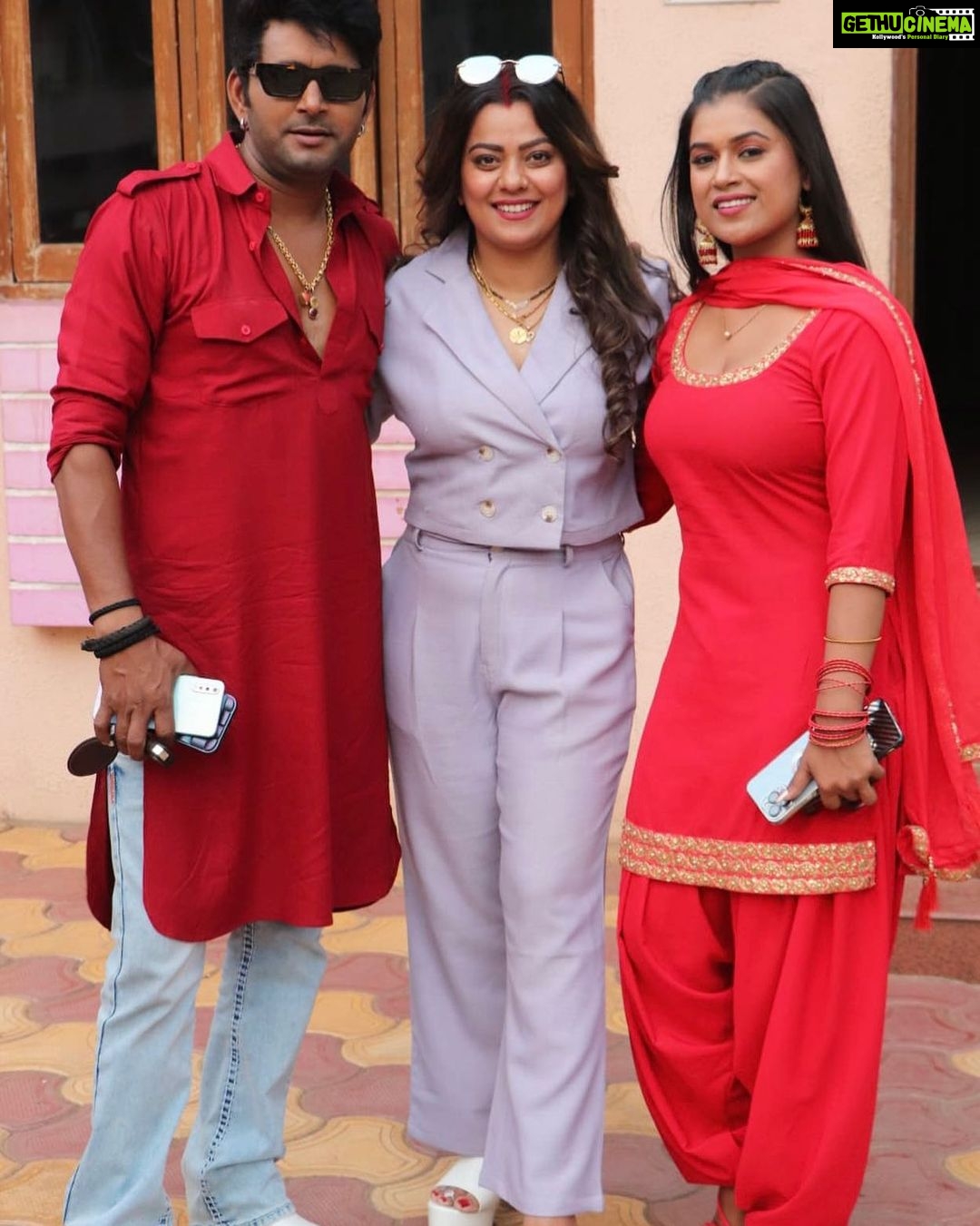 Nidhi Jha Instagram - Yash Kumar Entertainment presents “Kabhi Alvida Naa kehna” A beautiful still with handsome Yash kumarr ji and beautiful actress dimple Singh ♥️ Producer - Nidhi Mishra Director -Sujit Verma Cast -Yash Kumar, Raksha Gupta ,Dimple Singh, Amit Shukla, Anita Rawat, Saba Khan, Vinod Mishra, Neelu Yadav, Radhe Kumar Sanjeev Mishra, vaishnavi Shahi, ETC