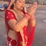 Nidhi Jha Instagram - आपको और आपके पूरे परिवार को छठ पूजा की हार्दिक शुभकामनाएं🙏🏻 भगवान सूरजदेव,भास्कर आप और आपके पूरे परिवार पर अपनी कृपा दृष्टि बनाए रखे 🙏🏻🧿 Jai chhathi mai🙏🏻