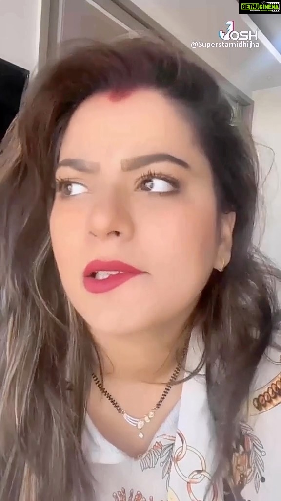 Nidhi Jha Instagram - 😷😷😷 .#nidhijha @officialjoshapp