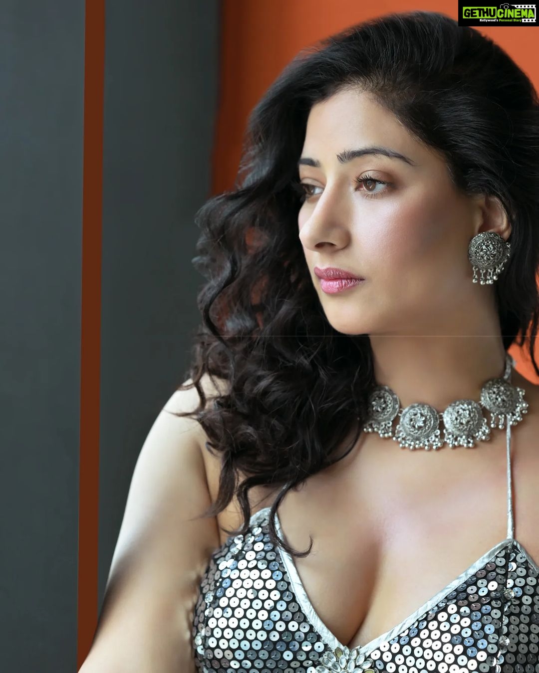 Niharica Raizada - 5.5K Likes - The Wait
#NiharicaRaizada
#NiharicasNextFilm
Shot by @mandar_photos
Studio @mkg_film_studio
Muse @official_niharica_raizada