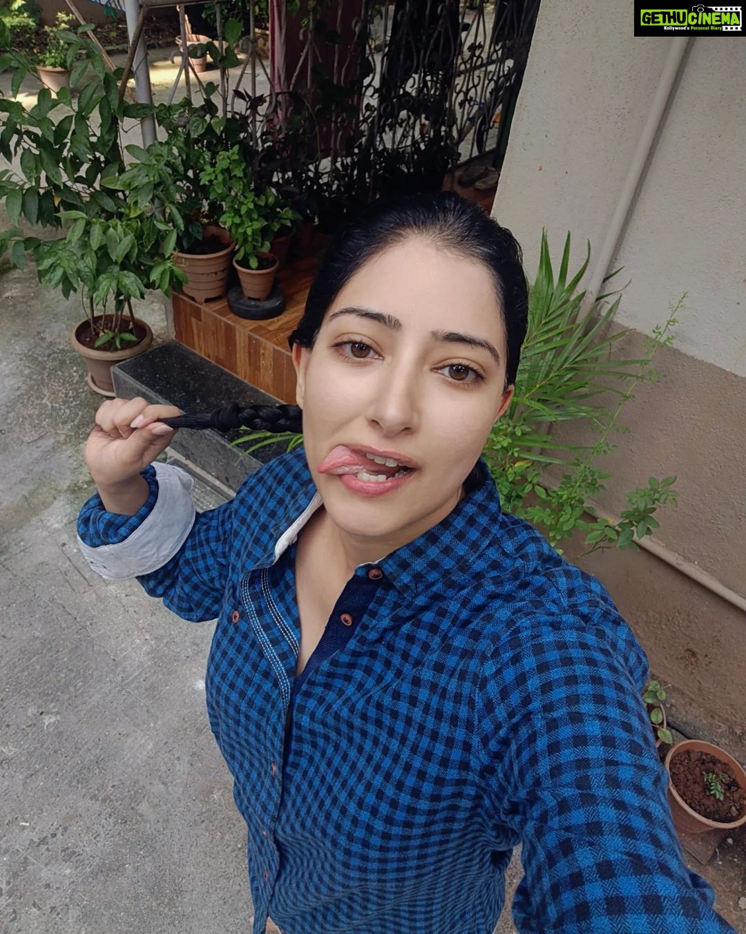 Niharica Raizada - 5.4K Likes - I feel cute in a pony tail.
I think all girls should do Sunday Pony Tail Day.
#PonyTail
#MayaDarling
#NiharicaRaizada