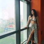 Niharica Raizada Instagram - Lag ja gale kind of mood. #NiharicaRaizada #Shooting Photography @mandar_photos Studio @mkg_film_studio Dancer @official_niharica_raizada