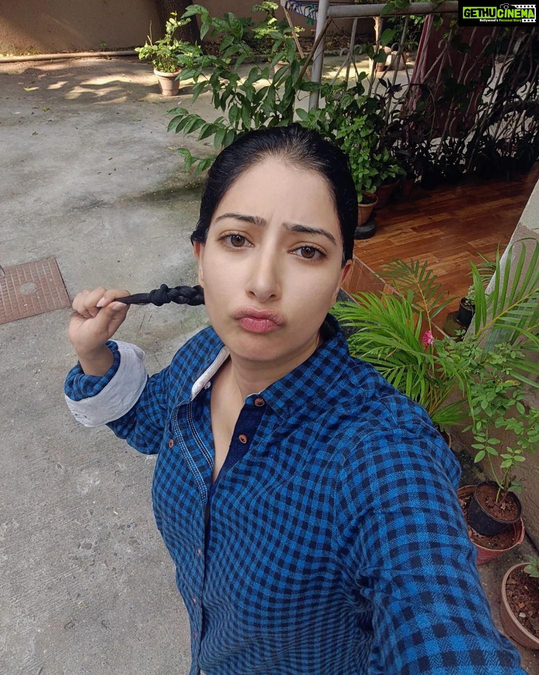 Niharica Raizada - 5.4K Likes - I feel cute in a pony tail.
I think all girls should do Sunday Pony Tail Day.
#PonyTail
#MayaDarling
#NiharicaRaizada