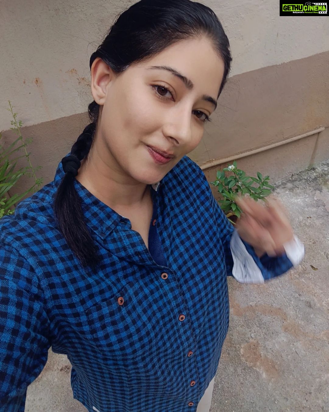Niharica Raizada - 5.4K Likes - I feel cute in a pony tail.
I think all girls should do Sunday Pony Tail Day.
#PonyTail
#MayaDarling
#NiharicaRaizada