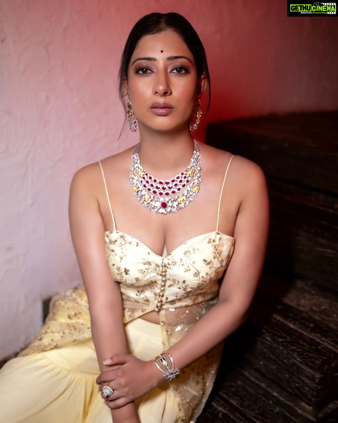 Niharica Raizada - 4.5K Likes - A little Lush a little Priti!
Styled by @pritisahnidesigns
Makeup by @makeoverbyamiofficial
Photographer @sagarsanket23 and
@mandarbhadrike_photography
Jewellery @lushjewelsmumbai
In frame @official_niharica_raizada
#Fashion #IndianAttire #NiharicaRaizada
#PritiSahni #DiamondJewellery